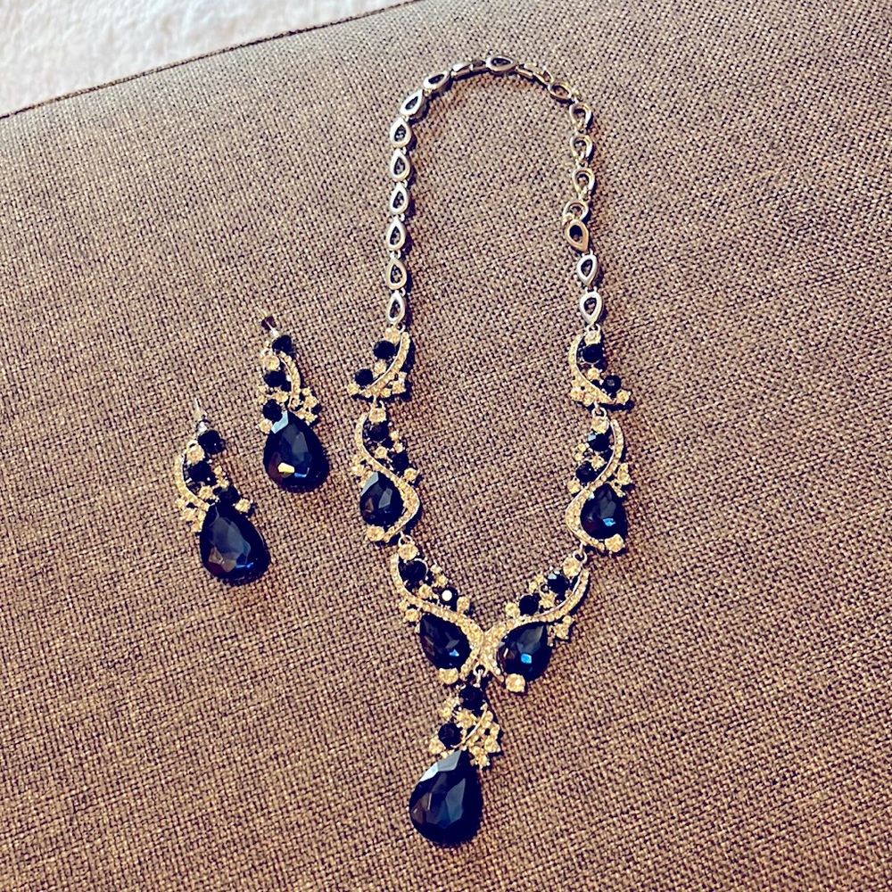 Crystal necklace and earring set